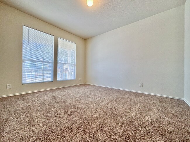 2602 Skybound in San Antonio, TX - Building Photo - Building Photo