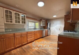 35 Village Dr in Carmel Valley, CA - Building Photo - Building Photo