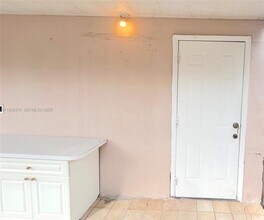 236 E 14th St in Hialeah, FL - Building Photo - Building Photo