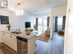 108 Garment St in Kitchener, ON - Building Photo - Building Photo