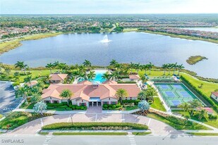 1439 Oceania Dr S in Naples, FL - Building Photo