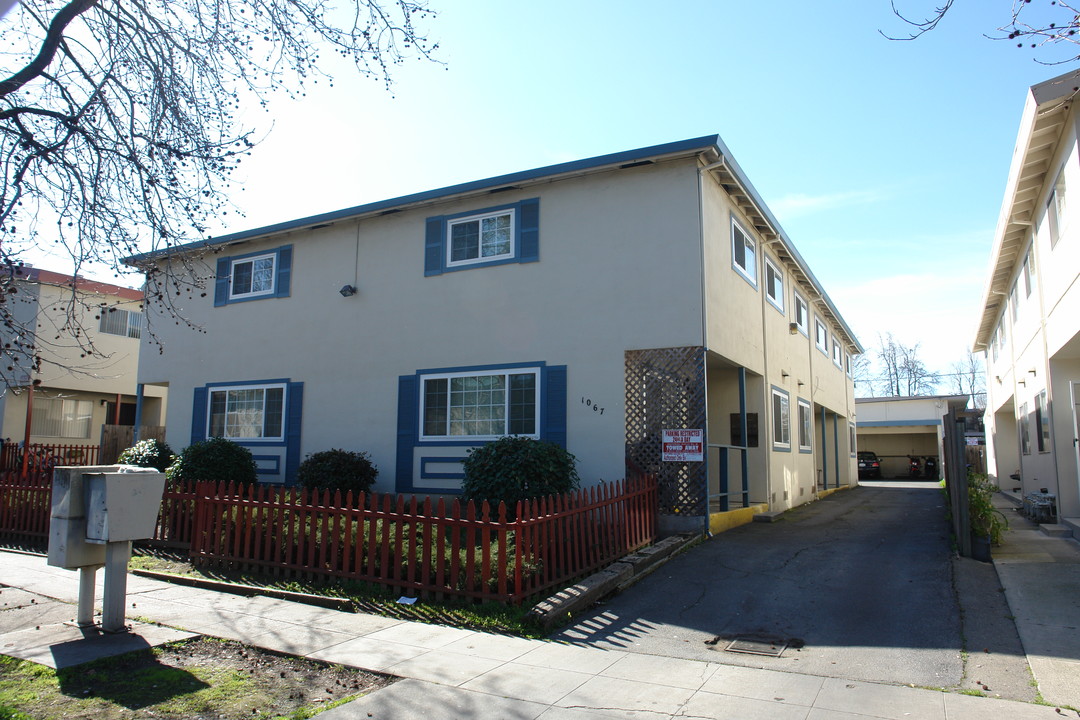 1067 Roewill Dr in San Jose, CA - Building Photo