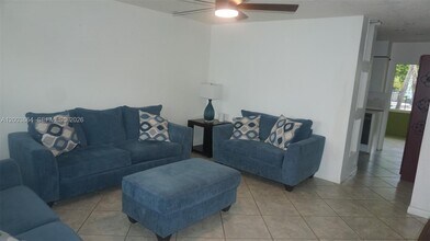 853 NE 37th St in Oakland Park, FL - Building Photo - Building Photo