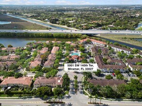 5001 SW 140th Terrace in Miramar, FL - Building Photo - Building Photo