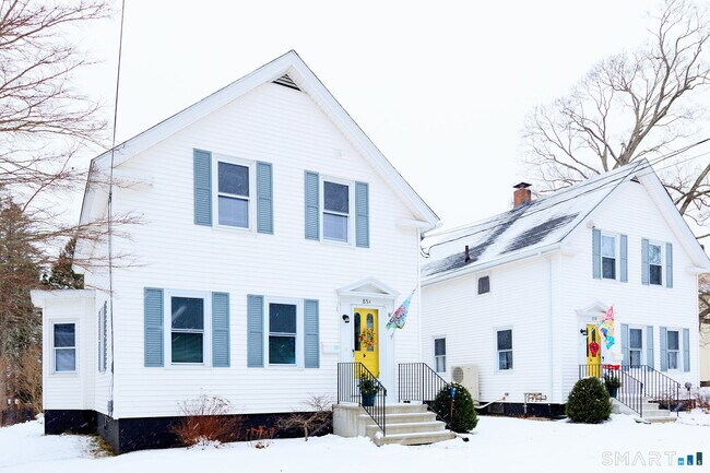 85 Maple St in Killingly, CT - Building Photo - Building Photo