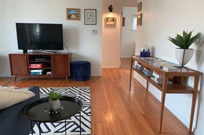 203 Buena Vista Dr in Champaign, IL - Building Photo - Building Photo