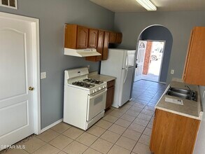 609 Desierto Bonito St in Horizon City, TX - Foto de edificio - Building Photo