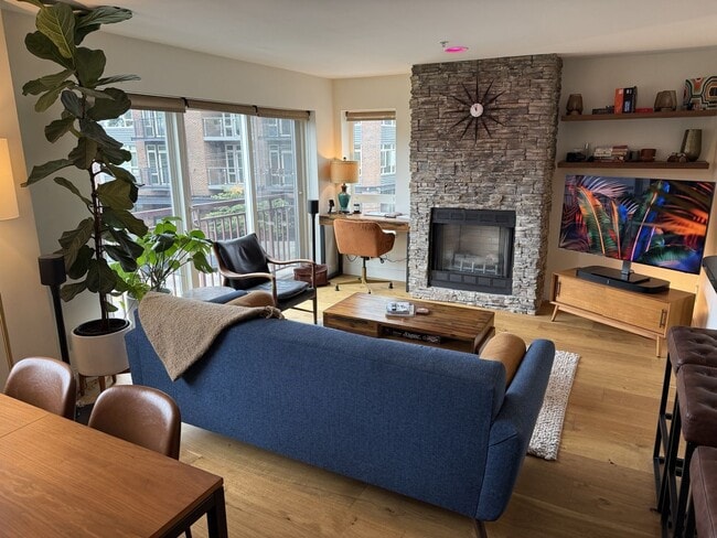 1711 E Olive Wy in Seattle, WA - Building Photo - Building Photo