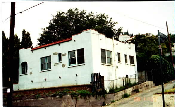 1915 Berkeley Ave in Los Angeles, CA - Foto de edificio