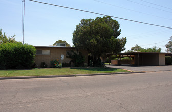 Rose Vista Manor in Phoenix, AZ - Building Photo - Building Photo