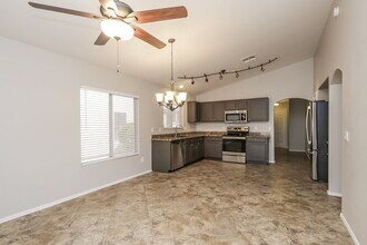 31318 N Shale Dr, Unit 2806 in San Tan Valley, AZ - Building Photo - Building Photo