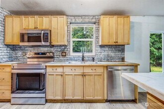 40 E Totten Pl in Shelton, WA - Building Photo - Building Photo