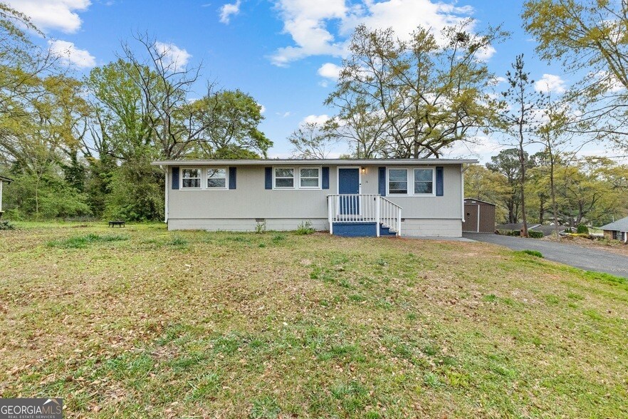 14 Rowe St, Unit 230 in Newnan, GA - Building Photo
