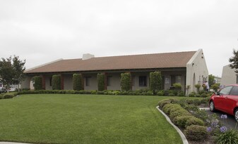 Casa Hermosa Mobile Home Park in Anaheim, CA - Building Photo