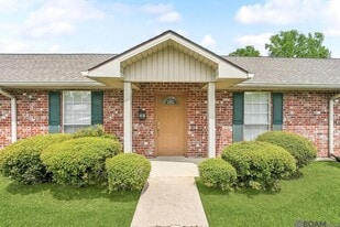 408 E Beech St in Ponchatoula, LA - Building Photo