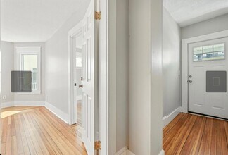 44-46-46 Washington St in Springfield, MA - Building Photo - Building Photo
