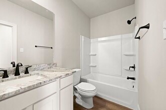 30673 Dunn Rd in Denham Springs, LA - Building Photo - Building Photo