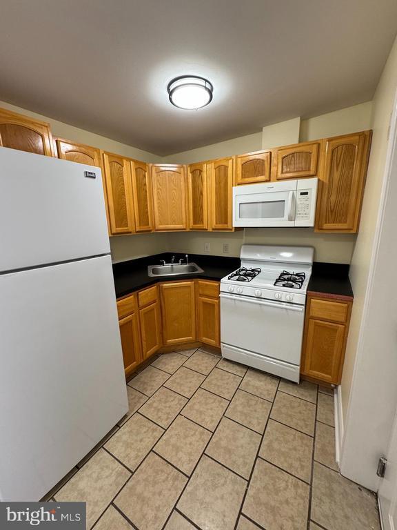 property at 231 W Coulter St