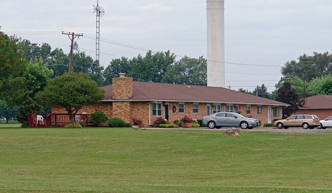 900 W Main St in New Lebanon, OH - Foto de edificio - Building Photo