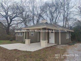 831 Lafayette Dr in Rossville, GA - Building Photo
