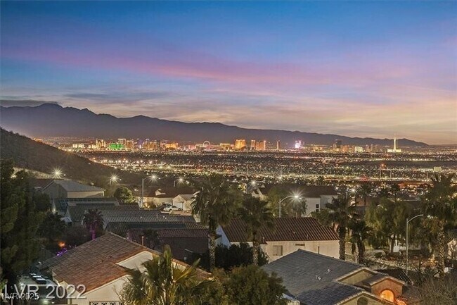 372 Rosefinch St in Henderson, NV - Building Photo - Building Photo