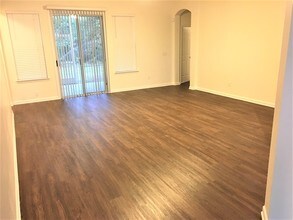 4622 Glendas Meadow Dr in Jacksonville, FL - Foto de edificio - Building Photo