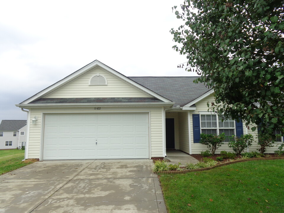 11422 Lenswood Ct in Charlotte, NC - Building Photo