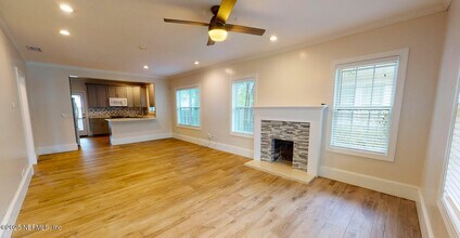 930 Cordova Pl in Jacksonville, FL - Building Photo - Building Photo