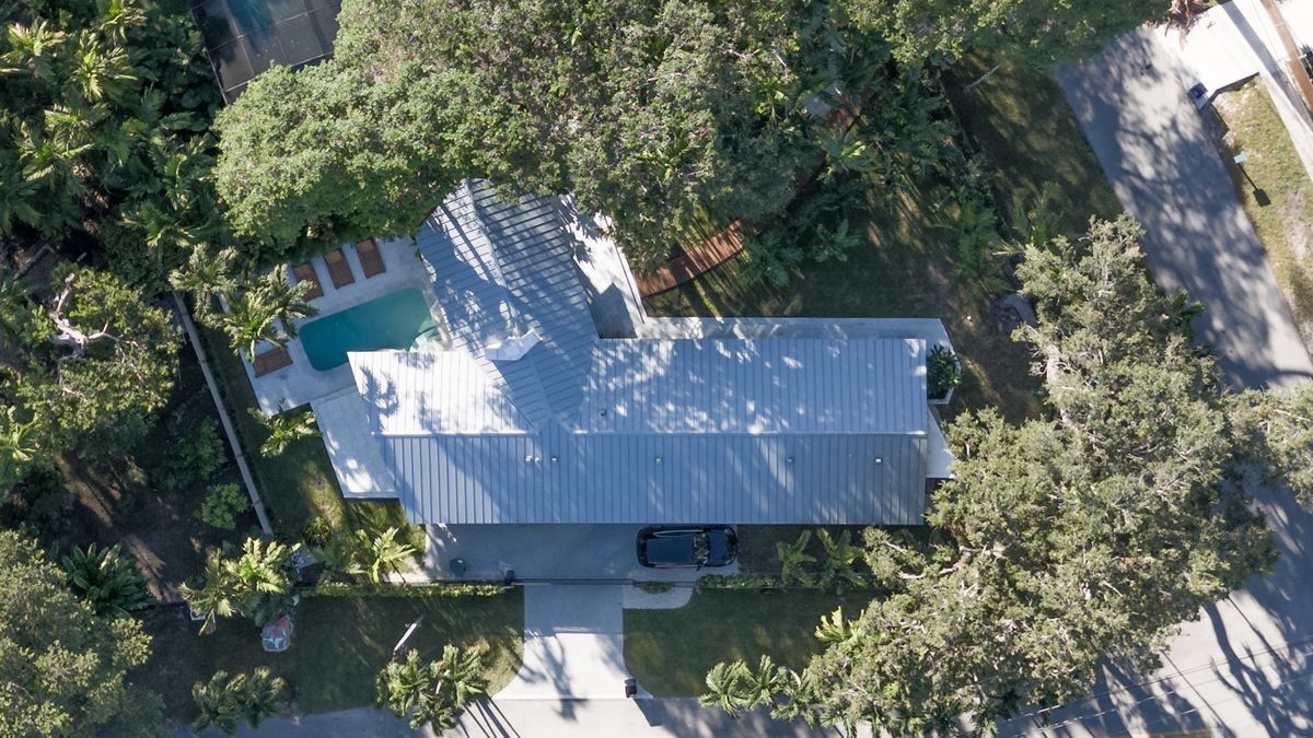 6380 SW 69th St in South Miami, FL - Foto de edificio