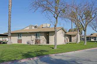 Cardella Courts in Firebaugh, CA - Building Photo - Building Photo