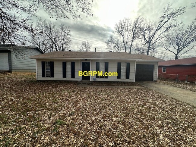 property at 220 Lonsdale Cir