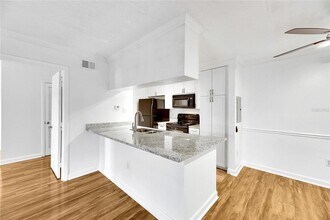 5304 W Kennedy Blvd in Tampa, FL - Building Photo - Building Photo