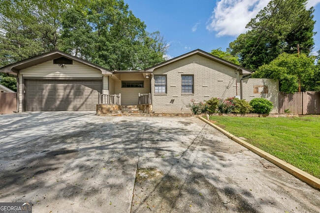 property at 2762 Dresden Dr NE