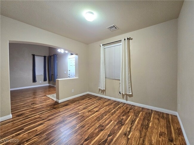 8367 S Charlton Valley Ct in Las Vegas, NV - Building Photo - Building Photo