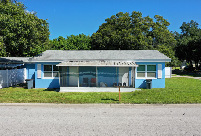 6801 48th Ave N in St. Petersburg, FL - Foto de edificio - Building Photo