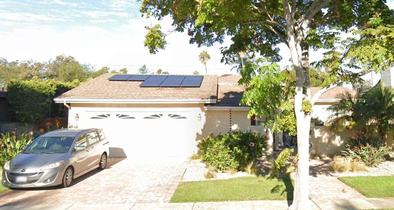 830 Coronado Ave in Coronado, CA - Building Photo