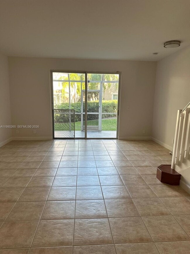 2135 Madeira Dr in Weston, FL - Building Photo - Building Photo