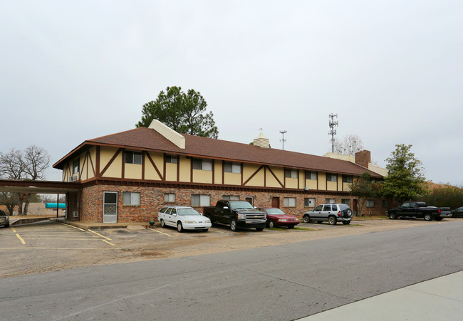 Cambridge House in Fort Smith, AR - Foto de edificio - Building Photo