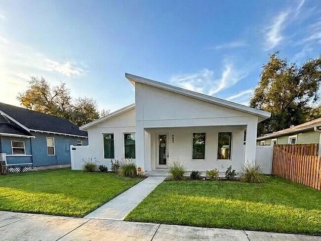 property at 952 10th Ave S