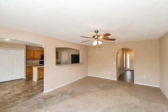 4459 Marsh Hawk Dr S in Jacksonville, FL - Foto de edificio - Building Photo
