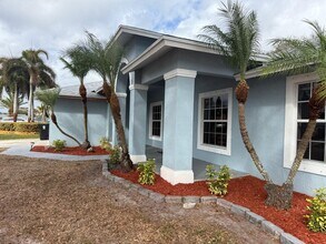 549 SW Prater Ave in Port St. Lucie, FL - Building Photo - Building Photo