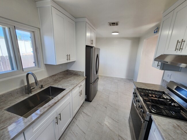 property at 10449 Cantara St