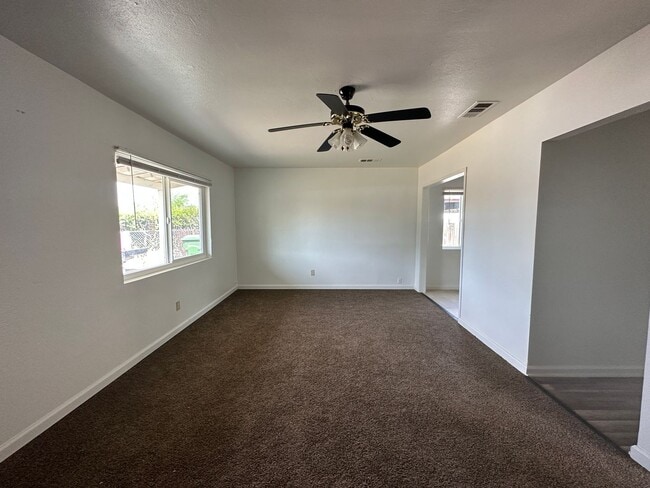 572 Vermont Ave in Turlock, CA - Building Photo - Building Photo