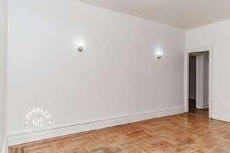 374 E 49th St, Unit A4 in Brooklyn, NY - Building Photo - Building Photo