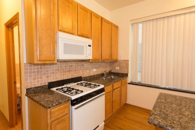 2138 W Chicago Ave, Unit F3 in Chicago, IL - Building Photo - Building Photo