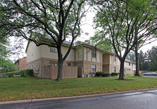 McNaughten Commons in Columbus, OH - Building Photo - Building Photo