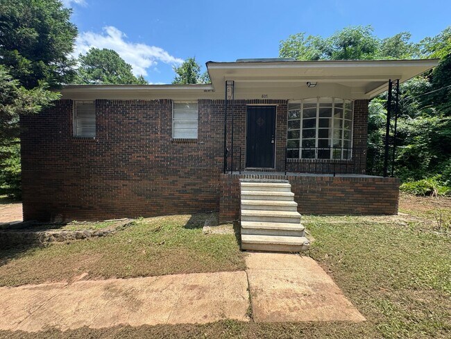 property at 807 Dock St