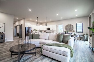 Legacy Homes at Coulee Ridge in Bismarck, ND - Foto de edificio - Building Photo