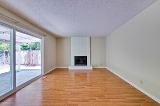 1341-1343 Kingfisher Way in Sunnyvale, CA - Building Photo - Building Photo