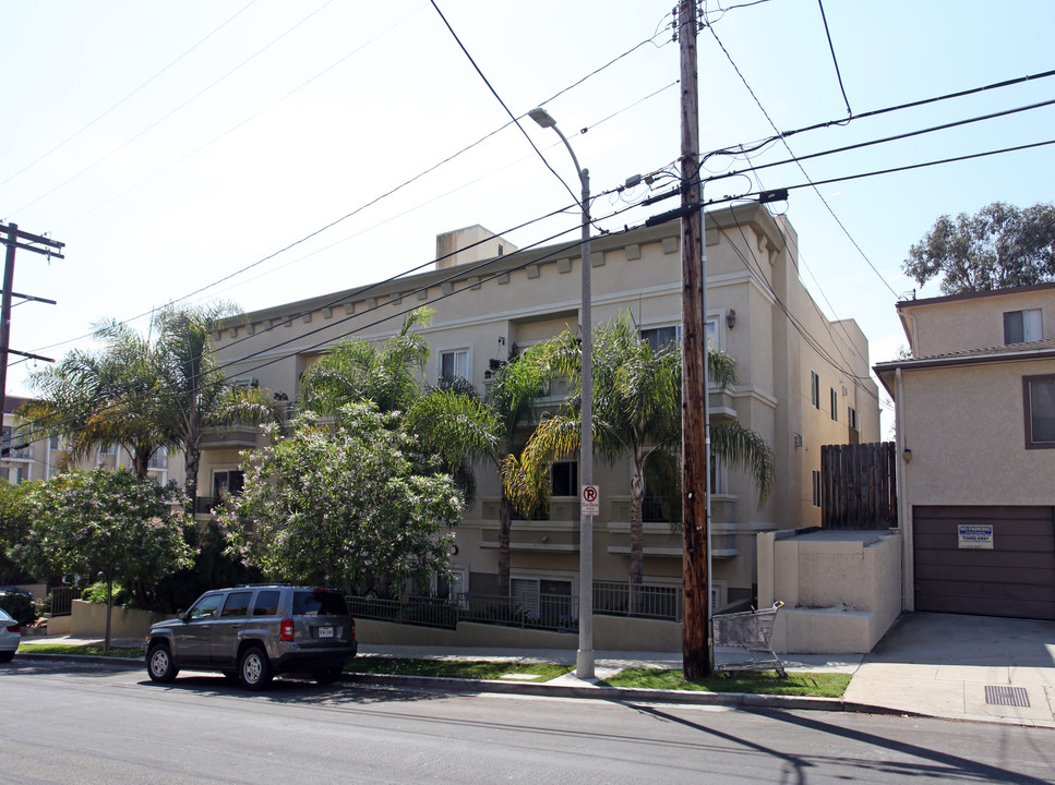 11540 Rochester Ave in Los Angeles, CA - Building Photo